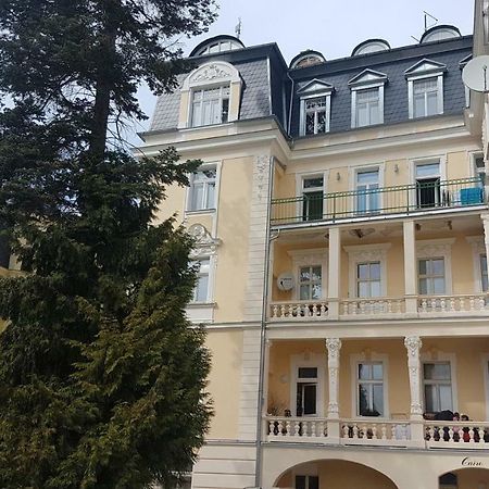 Apartman U Kolonady マリアーンスケー・ラーズニェ エクステリア 写真